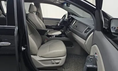 Kia Canival 2017, 153920 км, за 8800000 KRW - фото 11