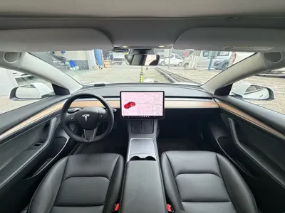 Tesla Model 3 2021, 100000 км, за 109800 CNY - фото 12