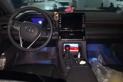 Toyota Avalon 2019, 81400 км, за 108611.16 CNY - фото 10