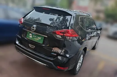 Nissan X-Trail 2017, 52100 км, за 67935.63 CNY