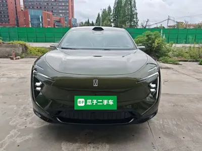 Avatr Avatr 07 2025, 10900 км, за 201400 CNY