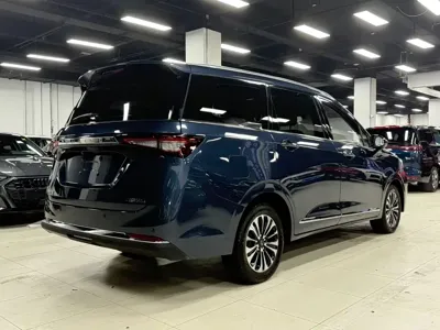 Wuling Jiachen 2022, 15000 км, за 78800 CNY