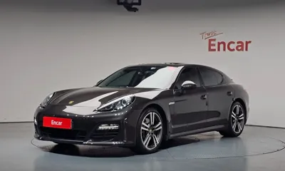 Porsche Panamera · 2012 год