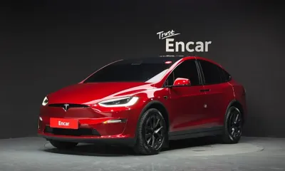 Tesla Model X · 2023 год