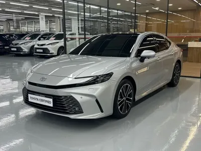 Toyota Camry · 2026 год