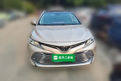 Toyota Camry 2019, 60500 км, за 98781.29 CNY