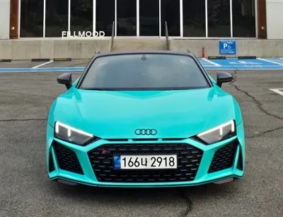 Audi R8 · 2021 год