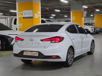 Hyundai Avante 2019, 105586 км, за 9900000 KRW