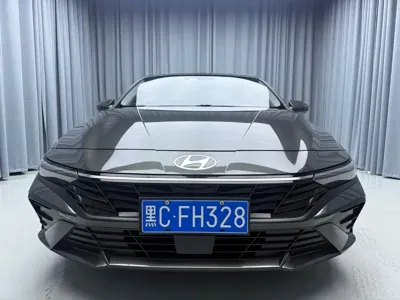 Hyundai Elantra 2023, 6700 км, за 107800 CNY