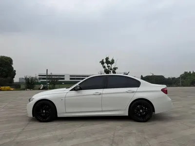 BMW 3 Series 2019, 92000 км, за 93800 CNY
