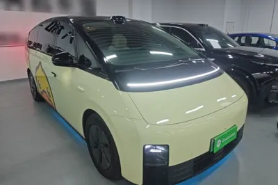 Li Auto MEGA 2024, 57300 км, за 408170.47 CNY