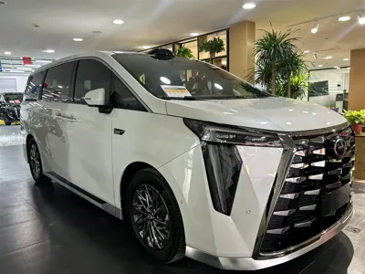 GAC Motor 传祺向往M8 2025, 15000 км, за 253800 CNY