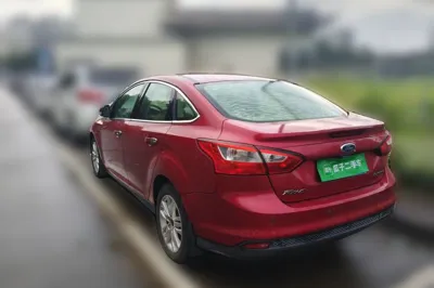 Ford Focus 2012, 84800 км, за 18094.38 CNY