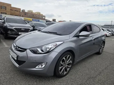 Hyundai Avante · 2013 год