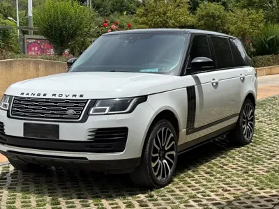 Land Rover Range Rover 2018, 120000 км, за 588000 CNY