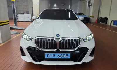 BMW i5 · 2025 год
