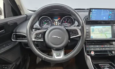 Jaguar XE 2016, 132821 км, за 6700000 KRW - фото 13