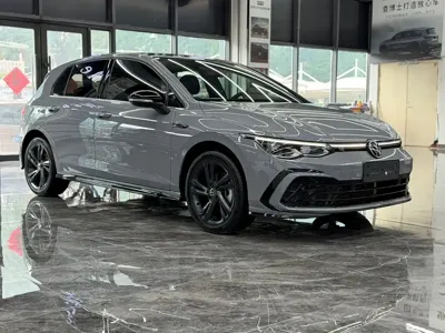 Volkswagen Golf 2022, 55000 км, за 132800 CNY