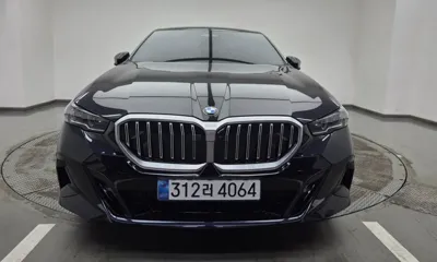 BMW 5-Series 2026, 4067 км, за 64000000 KRW - фото 3