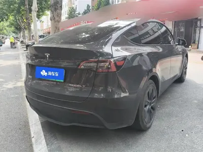 Tesla Model Y 2024, 69000 км, за 169800 CNY