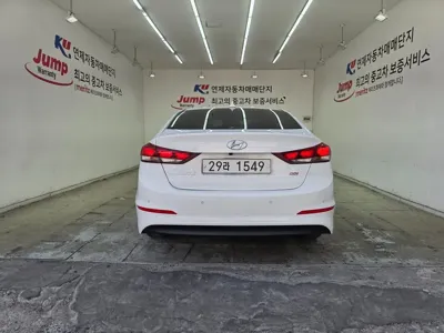 Hyundai Avante 2017, 140585 км, за 7200000 KRW