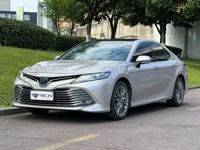 Toyota Camry · 2019 год