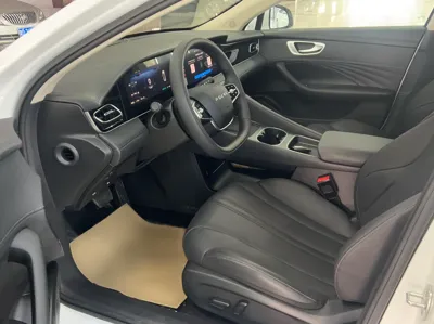 Roewe D7 2024, 300 км, за 74300 CNY - фото 10