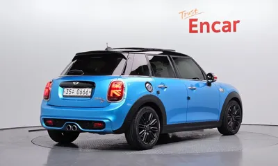 MINI Cooper 2016, 70737 км, за 11500000 KRW