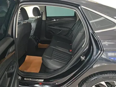 Volkswagen Passat 2023, 55100 км, за 112800 CNY - фото 11