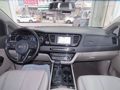Kia Canival 2017, 182536 км, за 9500000 KRW - фото 7
