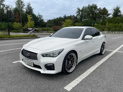 Infiniti Q50 · 2015 год