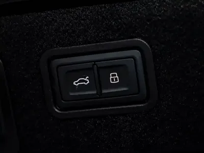Audi A8 2022, 28000 км, за 488000 CNY - фото 7
