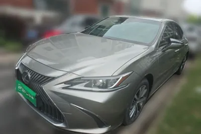Lexus ES · 2018 год