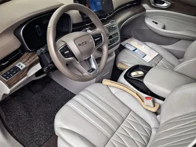 Roewe iMAX8 2024, 6000 км, за 128000 CNY