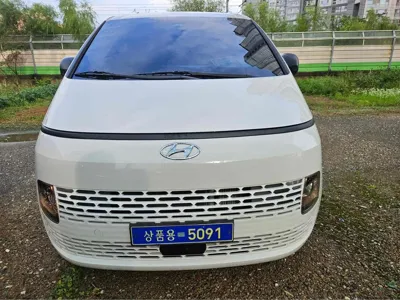 Hyundai Staria · 2023 год