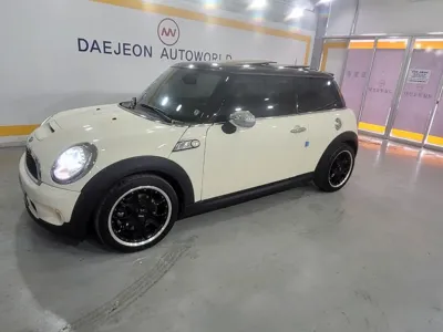 MINI Cooper 2009, 176535 км, за 3700000 KRW