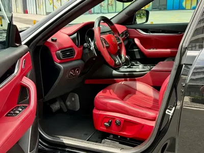 Maserati Levante 2019, 120000 км, за 198000 CNY