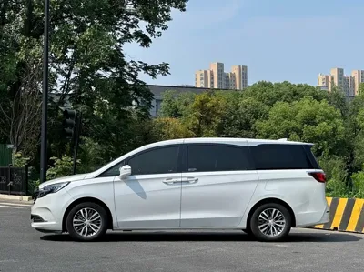 Buick GL8 2022, 88000 км, за 155800 CNY