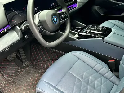 BMW i5 2025, 21000 км, за 226800 CNY - фото 8