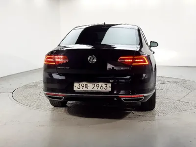 Volkswagen Passat 2018, 193975 км, за 15590000 KRW