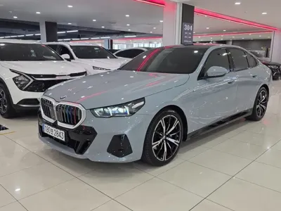 BMW 5-Series · 2025 год