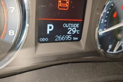 Toyota Corolla 2018, 26700 км, за 59096.87 CNY - фото 11