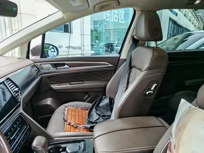 Volkswagen Viloran 2021, 59300 км, за 129800 CNY - фото 8