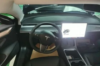 Tesla Model 3 2021, 123400 км, за 126401.64 CNY - фото 18