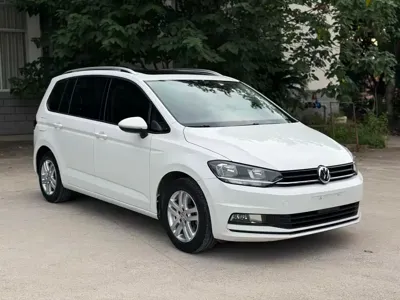 Volkswagen Touran 2019, 60000 км, за 51000 CNY