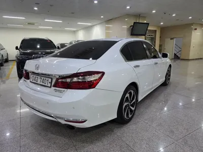 Honda Accord 2017, 176818 км, за 8900000 KRW