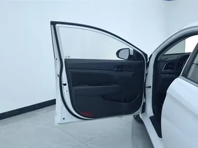 Hyundai Elantra 2018, 64000 км, за 37900 CNY - фото 7