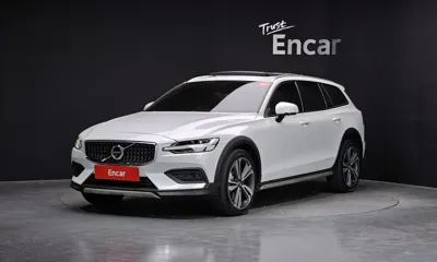 Volvo V60 · 2021 год