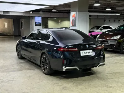 BMW 5 Series 2024, 35000 км, за 237000 CNY