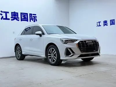 Audi Q3 2021, 51000 км, за 157800 CNY